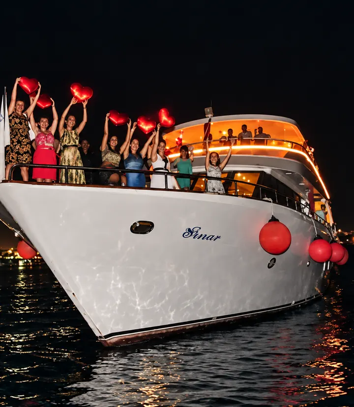 Yacht dinner & music party